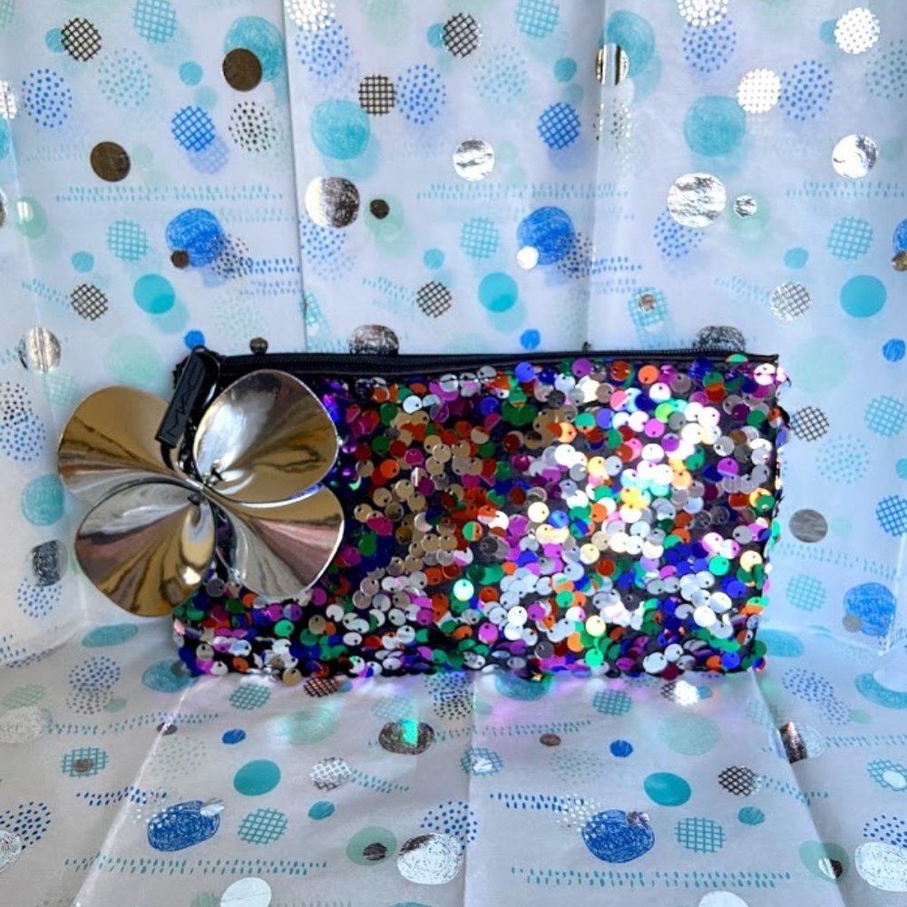 MAC COSMETICS MULTI SPARKLE CLUTCH